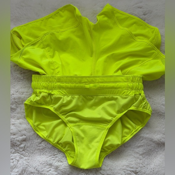 lululemon Hotty Hot High-Rise Lined Zip Pocket Neon Running Shorts - 6 ( S ) - Picture 3 of 15